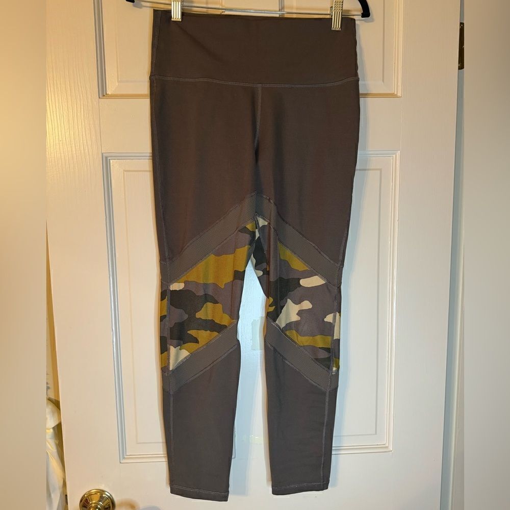 Women’s Aerie Offline 7/8 Brown Camo The Hugger Leggings L
